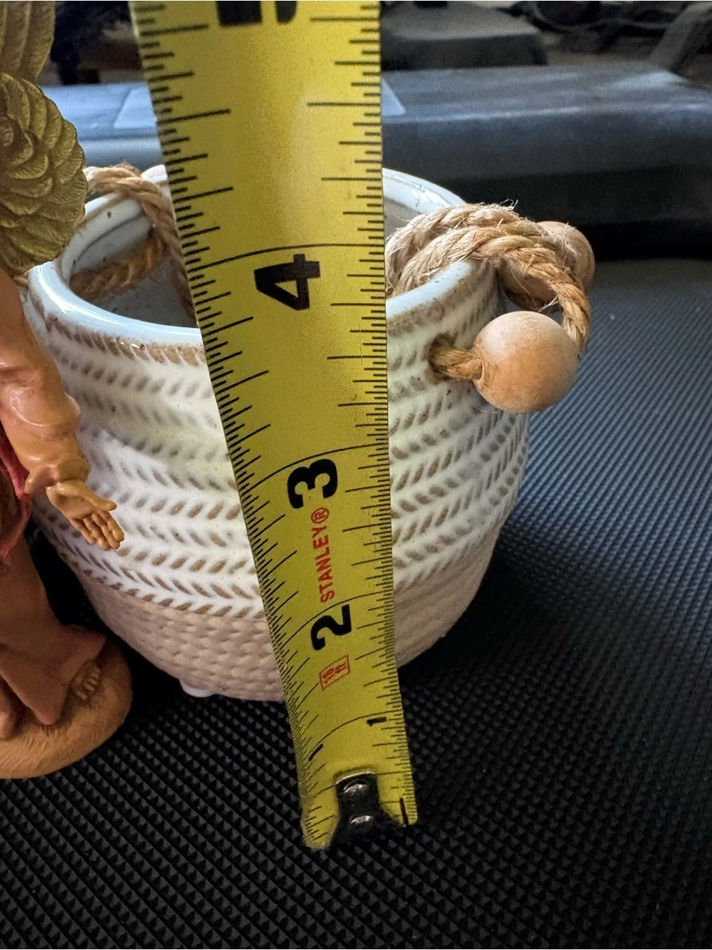 HANGING DECORATIVE CERAMIC POT WITH JUTE STRING